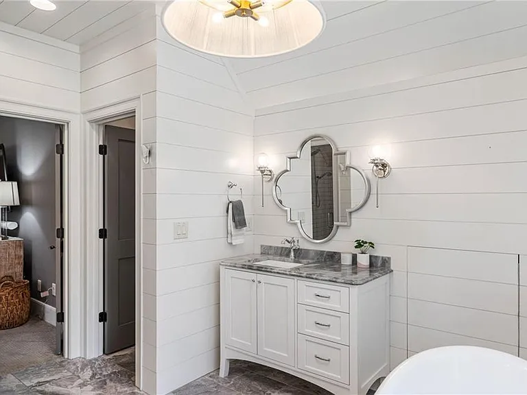 5265 Peachtree Dunwoody Rd — Photo 67