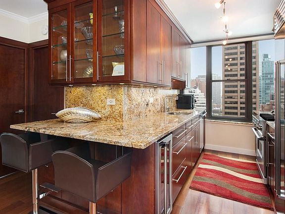 5th image of 117 E 57th St APT 23H