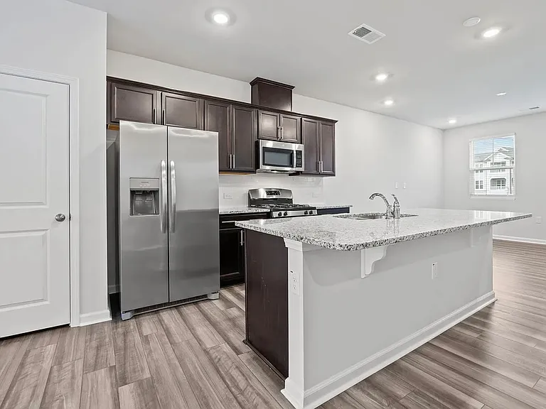 2427 Kasota Ln — Photo 29