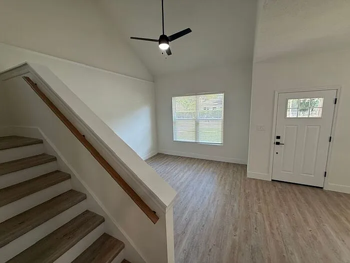 1811 Baxter Ave — Photo 4