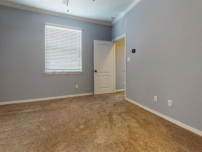 301 Sw Pkwy #304 — Photo 9