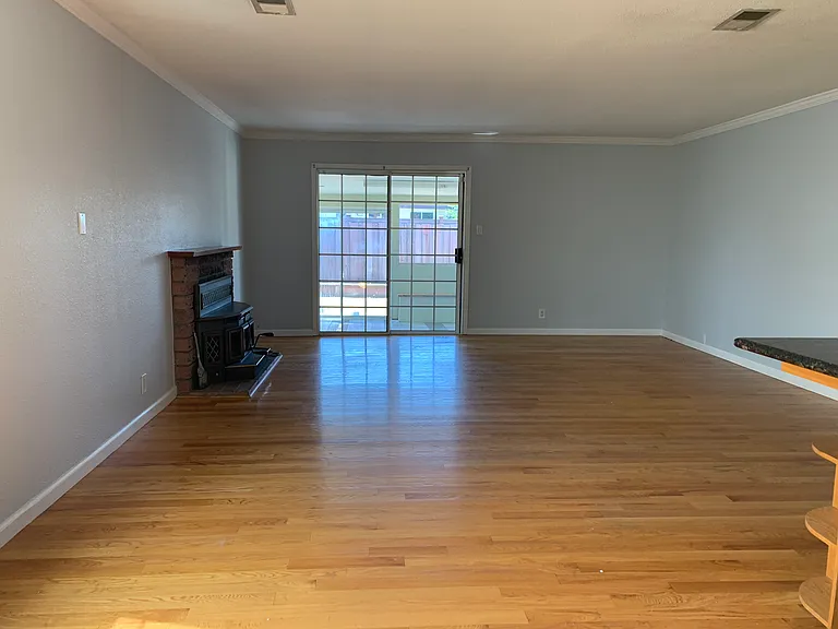 2596 E Olivera Rd — Photo 3