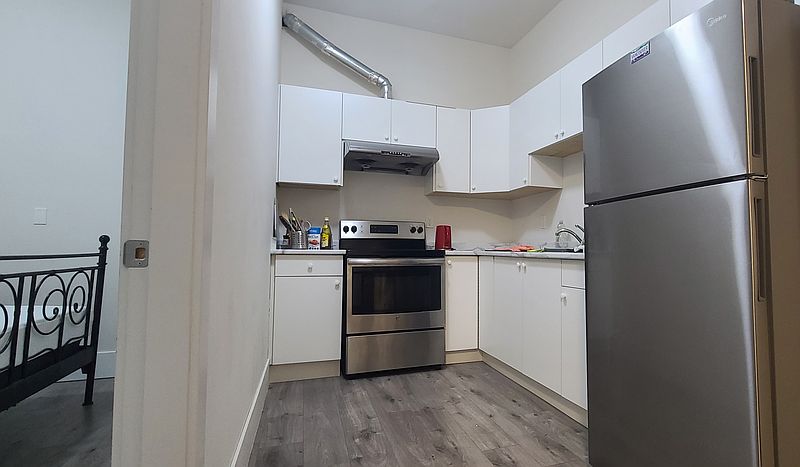 Surrey House for rent - 1 Bedroom — photo 2