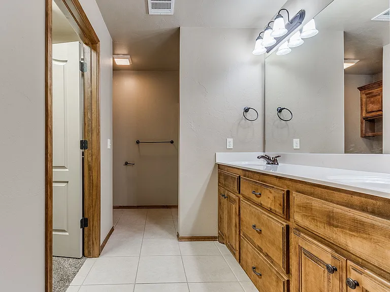2413 Kyle Robert Ln — Photo 32