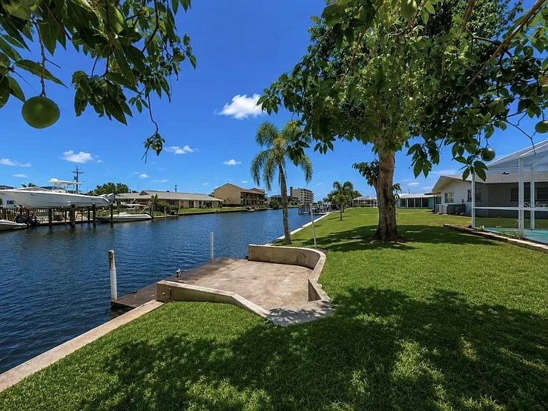 1725 Bikini Ct — Photo 35