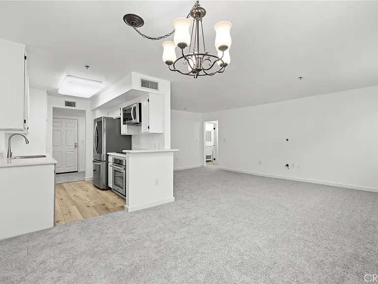 4501 Cedros Ave — Photo 21