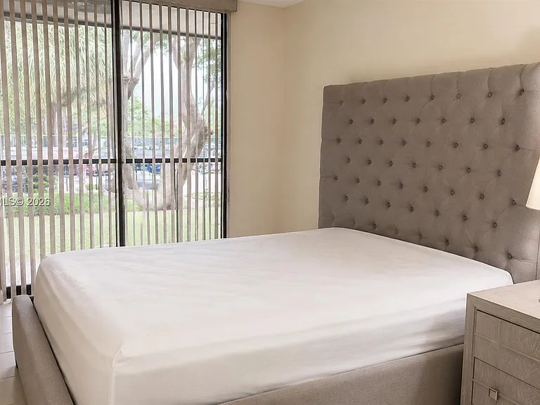 8520 SW 133rd Avenue Rd #210 — Photo 3