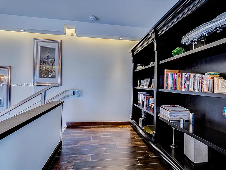 1701 Sunset Harbour Dr #L-507 — Photo 11