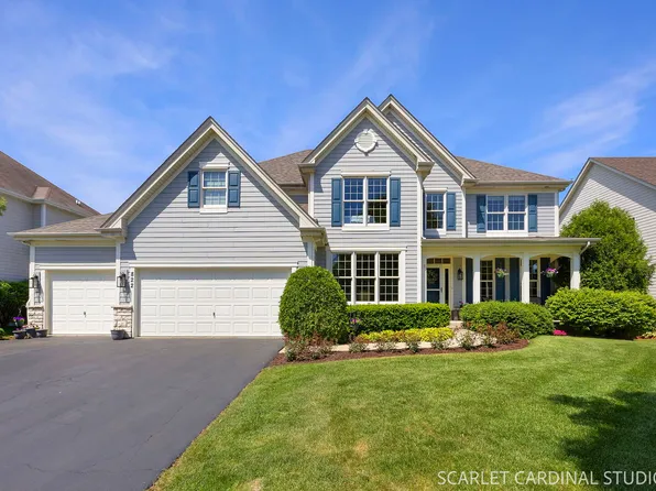 822 Farm Dr, West Chicago, IL 60185