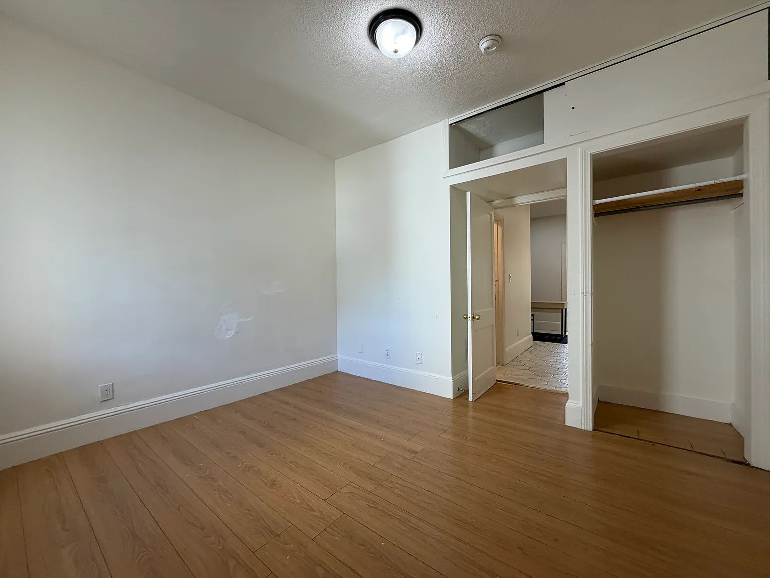 56 Park Vale Ave — Photo 4