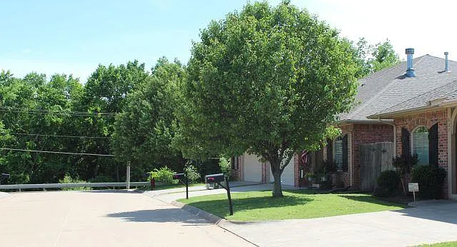 635 Sisken Ct — Photo 28