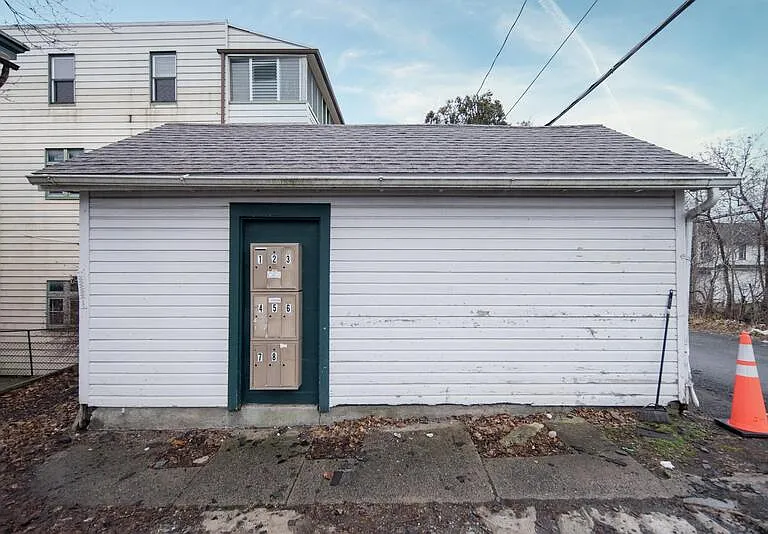 236 Saratoga St #7 — Photo 15