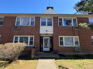 18 Oakdale Rd #8, Stamford, CT 06906