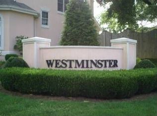 102 Westminster Dr, Wheeling, WV