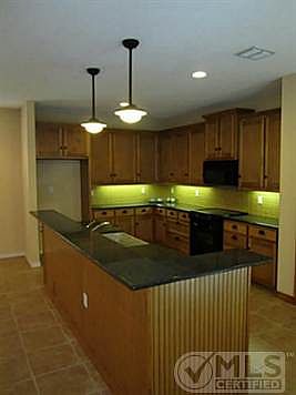 4th image of 6664 Shady Glen Cir