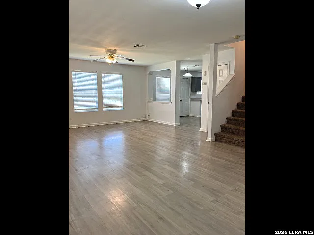 3 bed, 2.5 bath, 1988 sqft, $1,995 — Photo 3