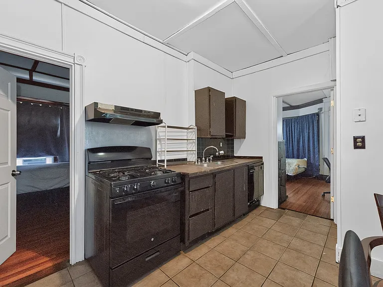 27 McKinley St #1 — Photo 10