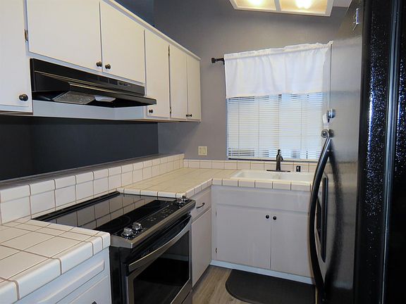4th image of 1331 Chignahuapan Way