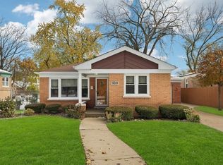 9219 S Spaulding Ave, Evergreen Park, IL 60805