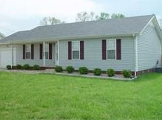 302 Pappy Dr, Oak Grove, KY 42262