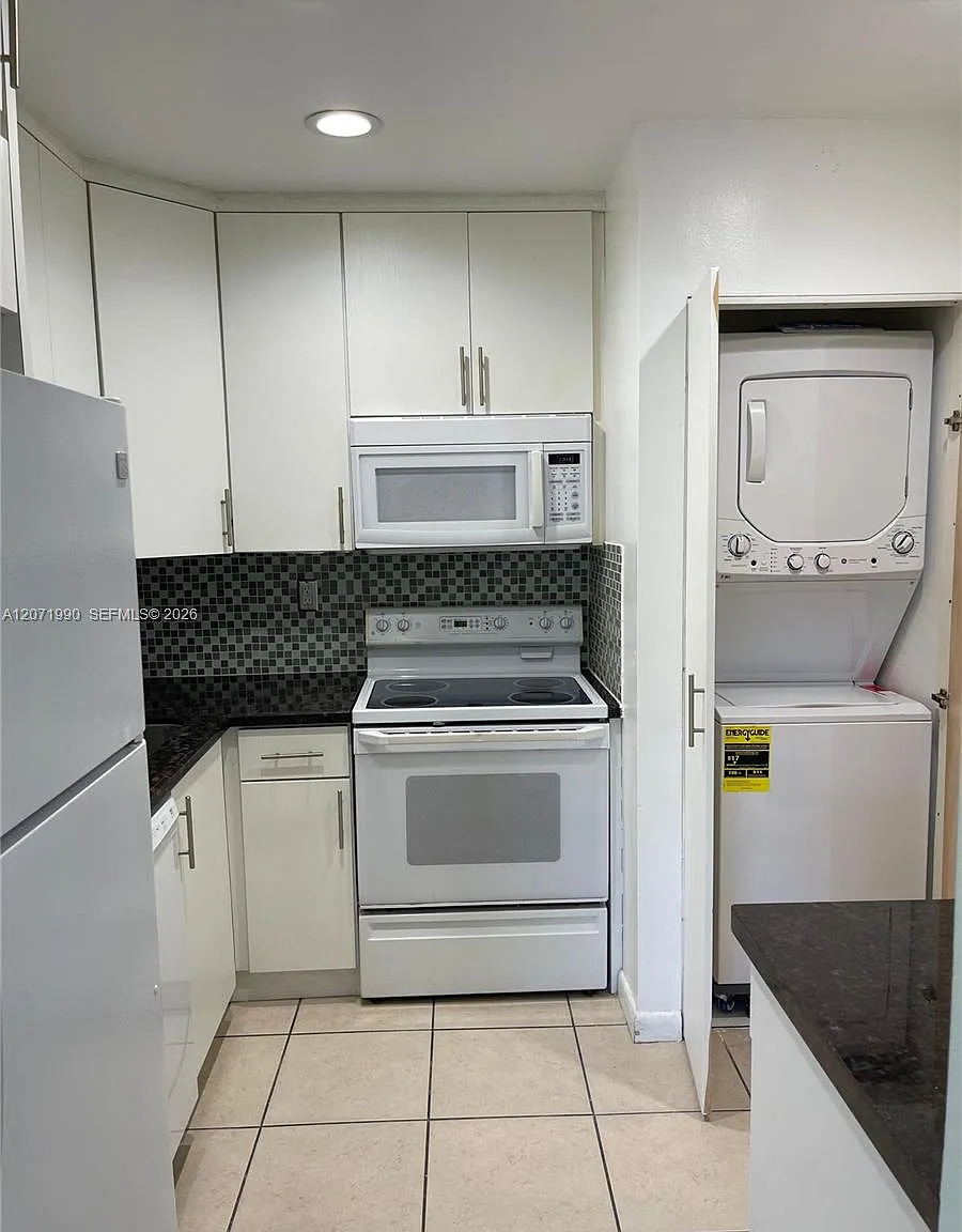 Greentree Condo — Photo 3