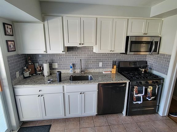 2nd image of 27830 West Chicago