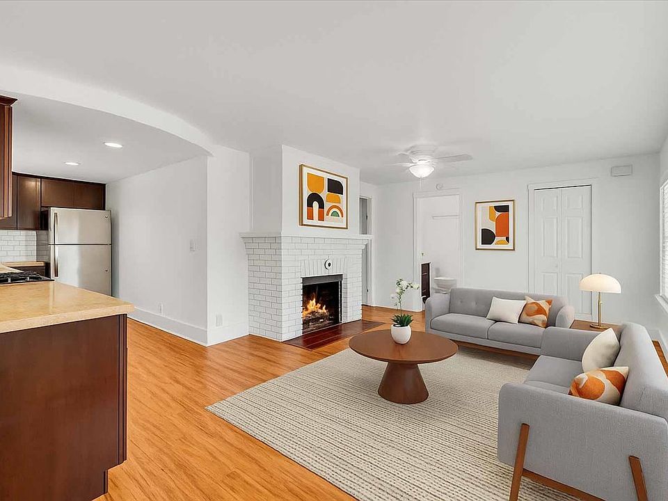 Virtually staged furniture
