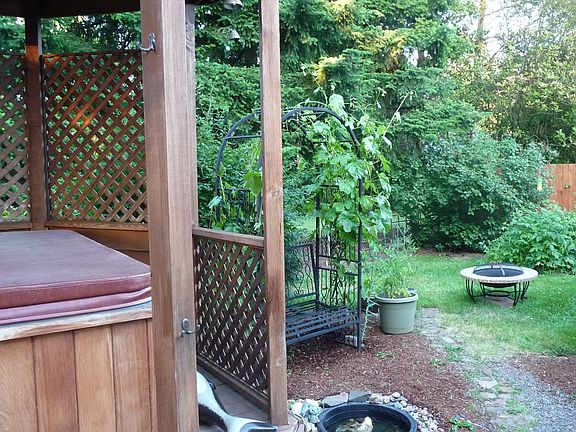hot tub and garden area