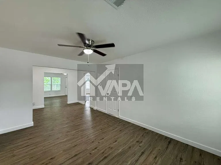 118 Gaskin Dr — Photo 5