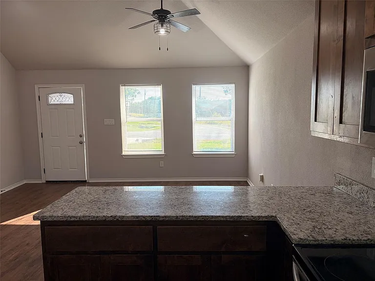 2720 Centaurus Way — Photo 6
