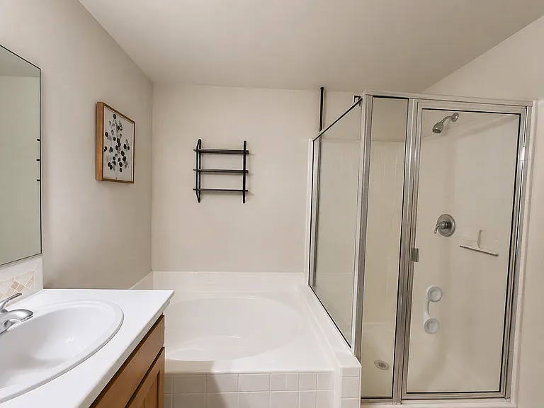 2228 SE Decade Ct — Photo 24