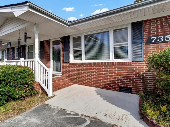 735 Eastwood Road, Wilmington, NC 28403
