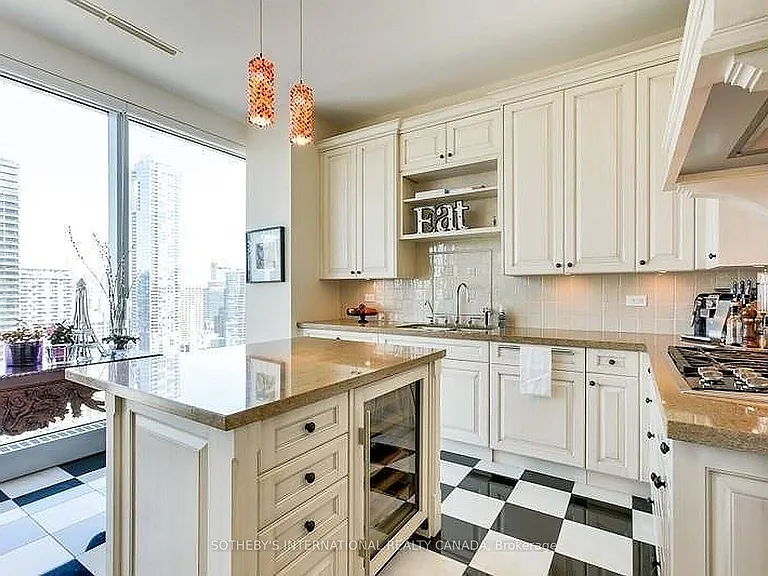 183 Wellington St W #2602 — Photo 11