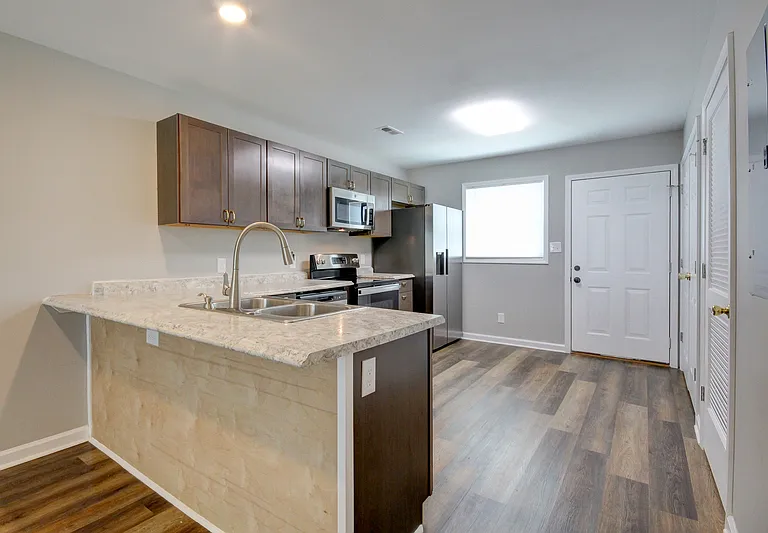 199 Seays Rd #25F — Photo 7