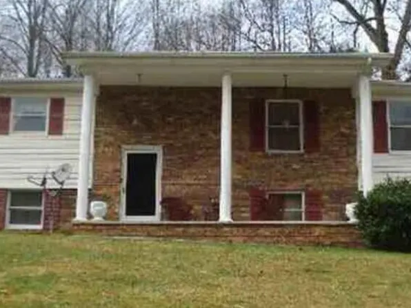 1683 Gravel Lick Rd, Castlewood, VA 24224