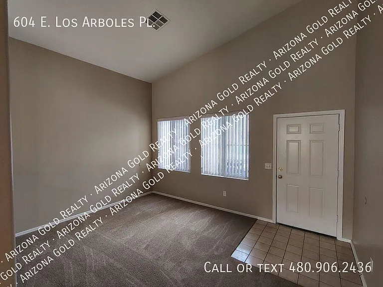 604 E Los Arboles Pl — Photo 3