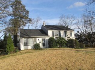 100 Westminster Dr, Wallingford, PA 19086