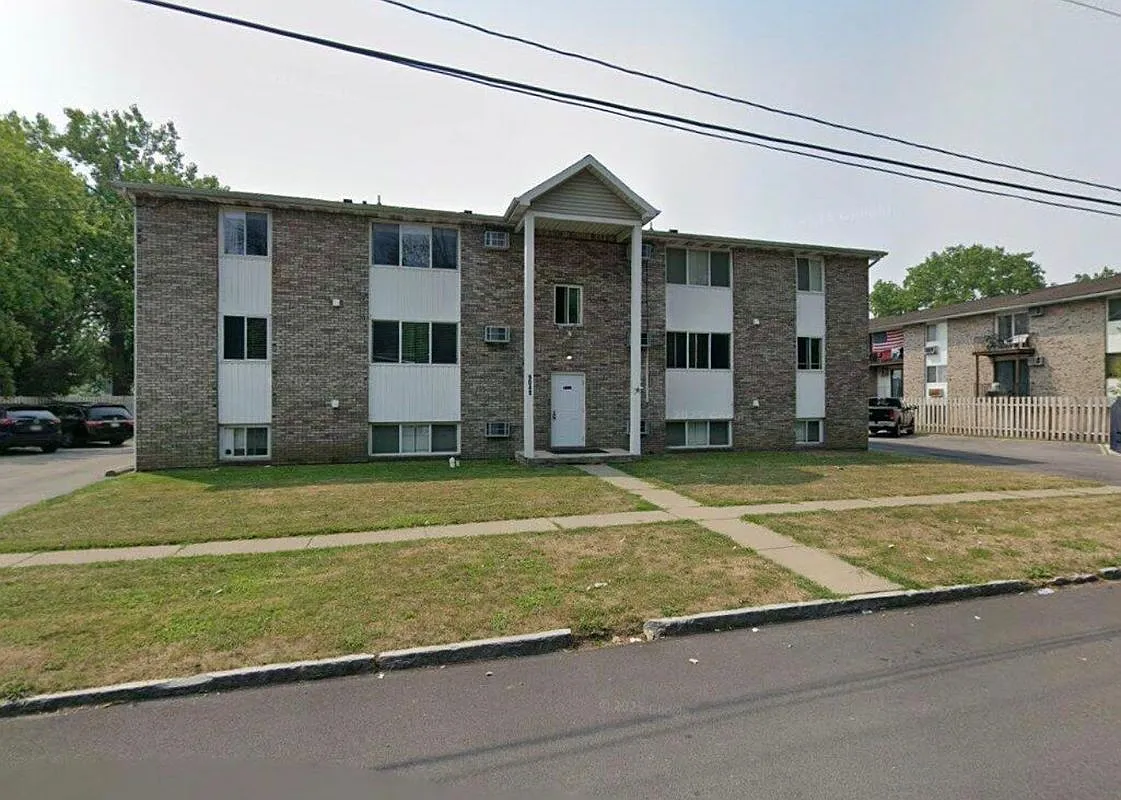 2 bed, 1.0 bath, 600 sqft, $1,100 — Photo 1