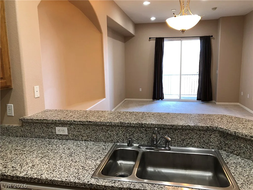 2 bed, 2.0 bath, 1038 sqft, $1,475 — Photo 4