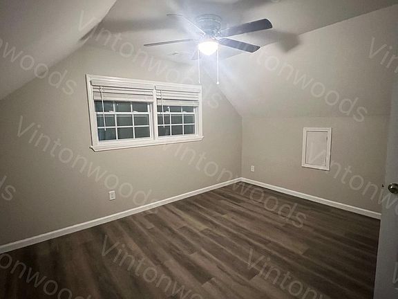 3rd image of 964 Vinton Woods Dr