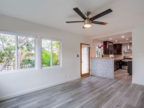 2nd image of 4014 Ingraham St #4014