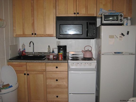 4th image of 58 Shingle Shanty Way