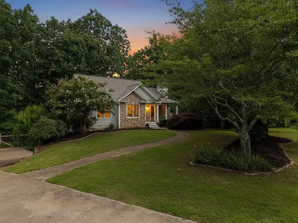 93 Horseshoe Bnd, Jasper, GA 30143