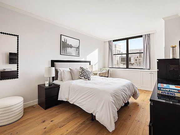 4th image of 301 E 87th St APT 23D