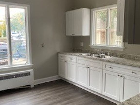 2nd image of 406 W Buell Ave #1S