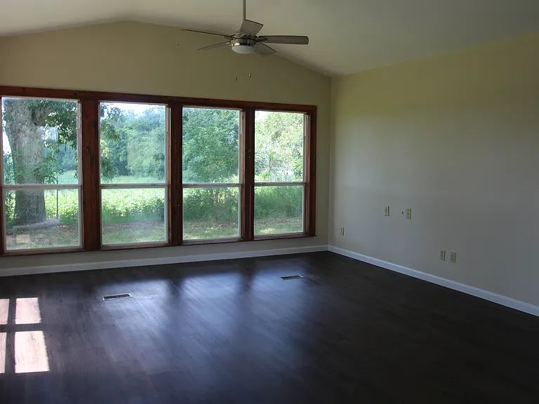 1218 Gibbs Rd — Photo 5