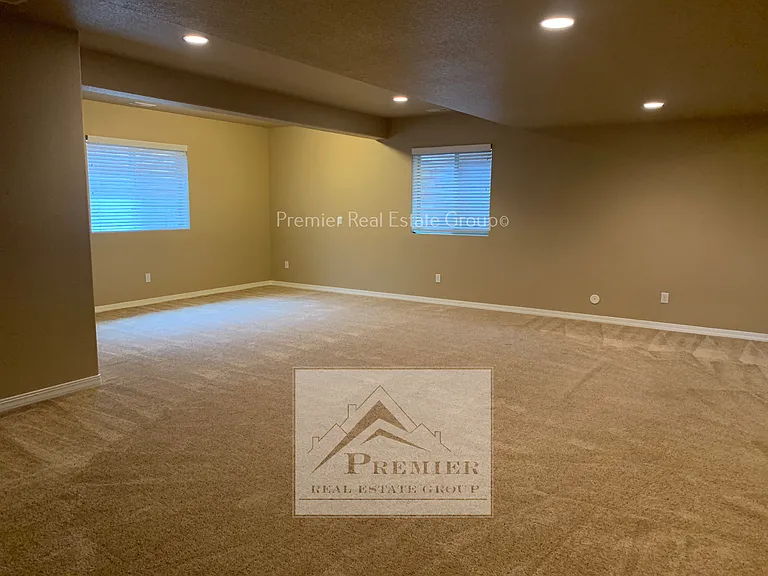 5948 Revelstoke Dr — Photo 11