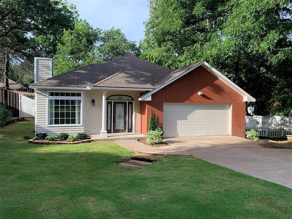 1st image of 106 Woodstock Ln