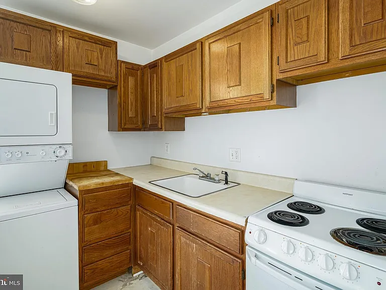 923 N 20th St #2 — Photo 11