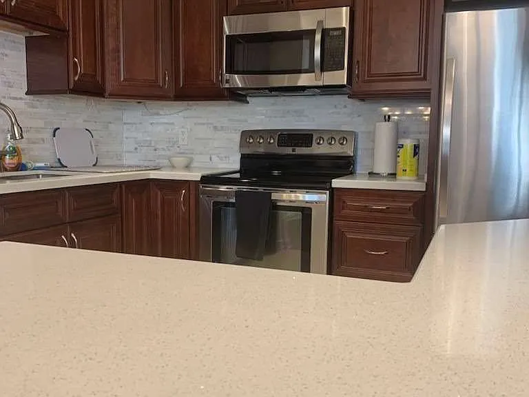 500 Glencairn Ave #303 — Photo 6